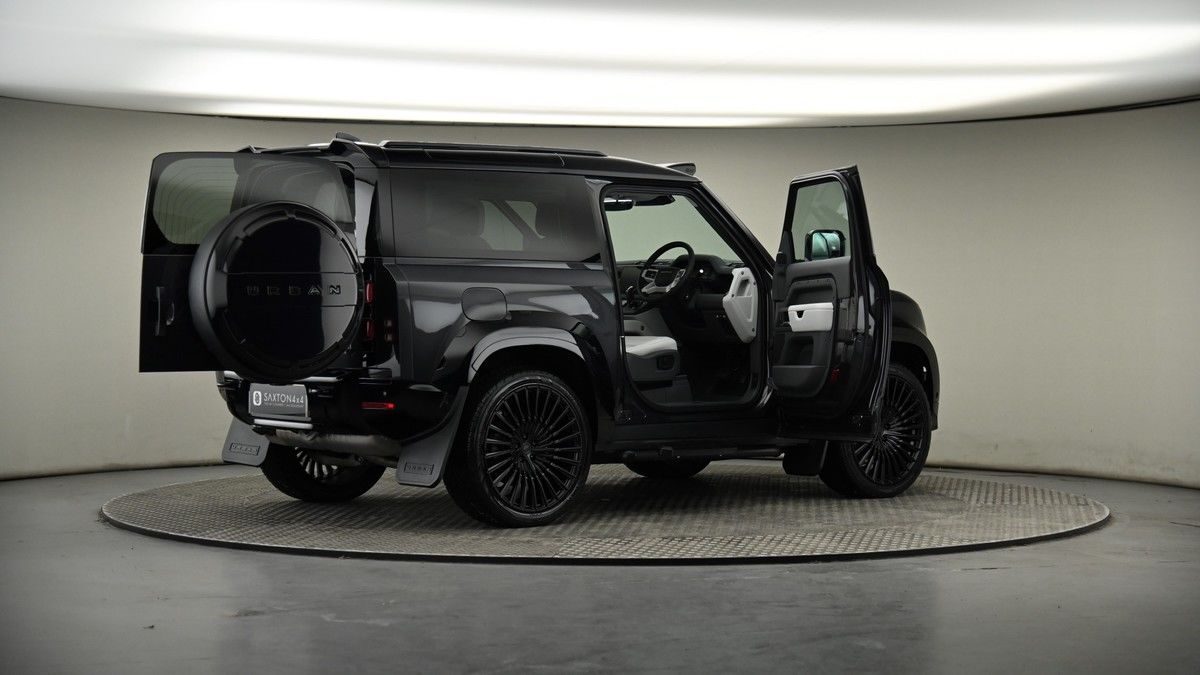 More views of Land Rover Defender 90