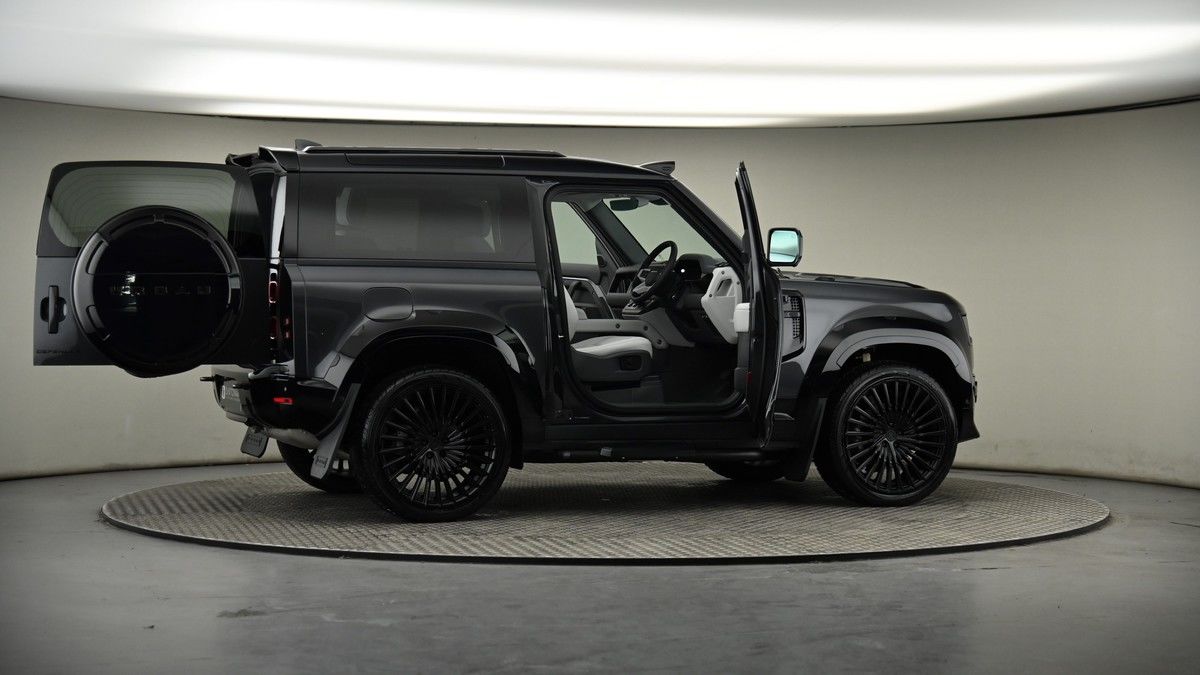 More views of Land Rover Defender 90