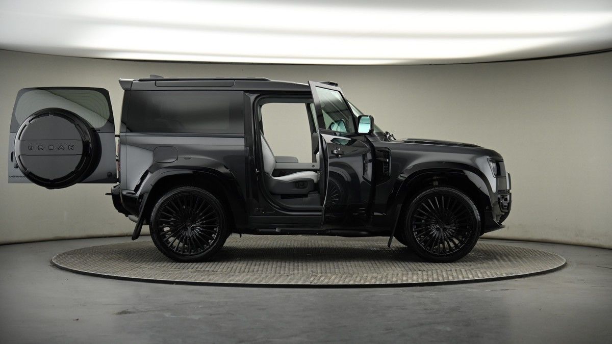 More views of Land Rover Defender 90
