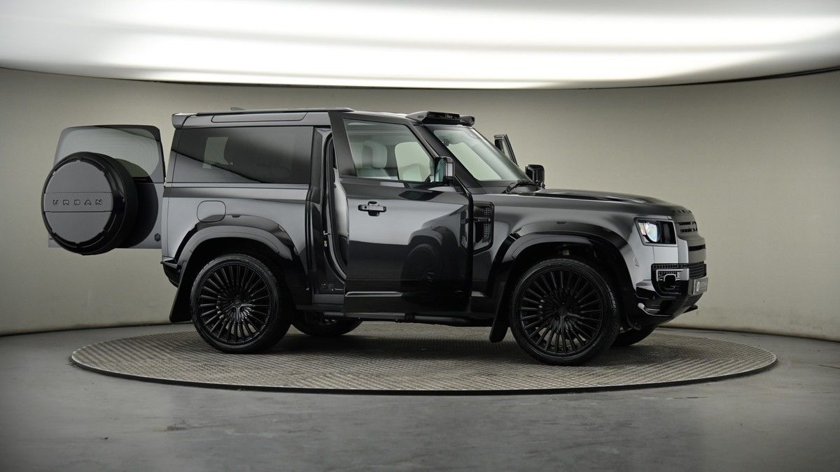 More views of Land Rover Defender 90