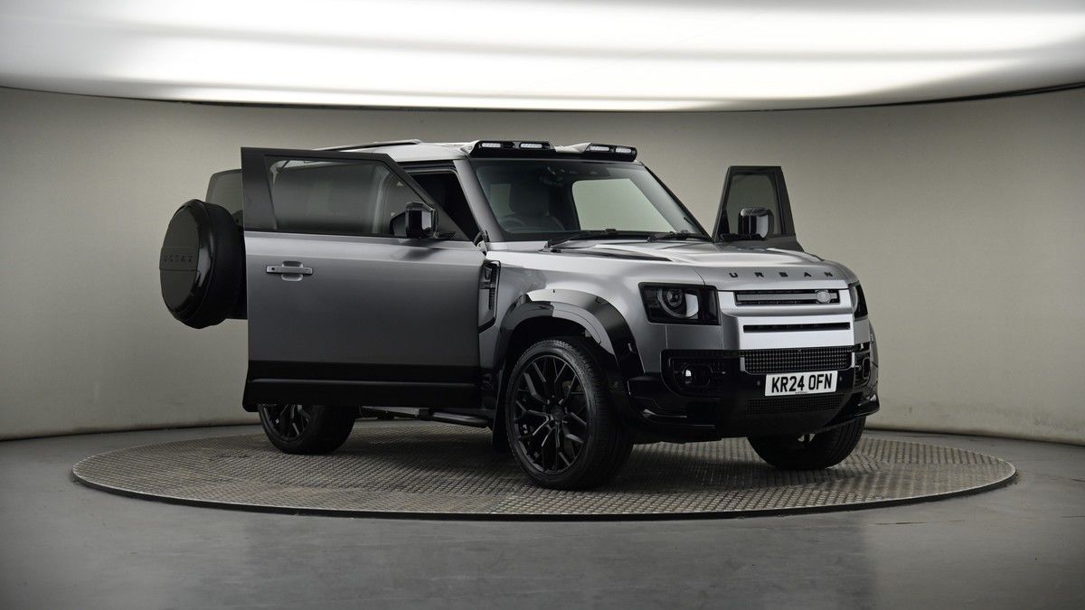 More views of Land Rover Defender 90