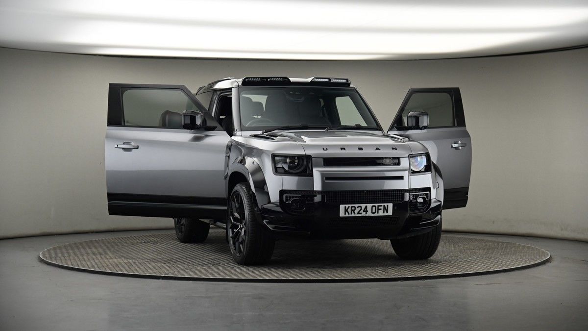 More views of Land Rover Defender 90