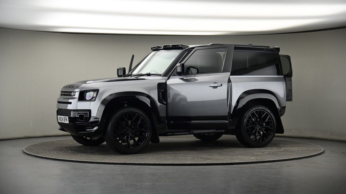 More views of Land Rover Defender 90