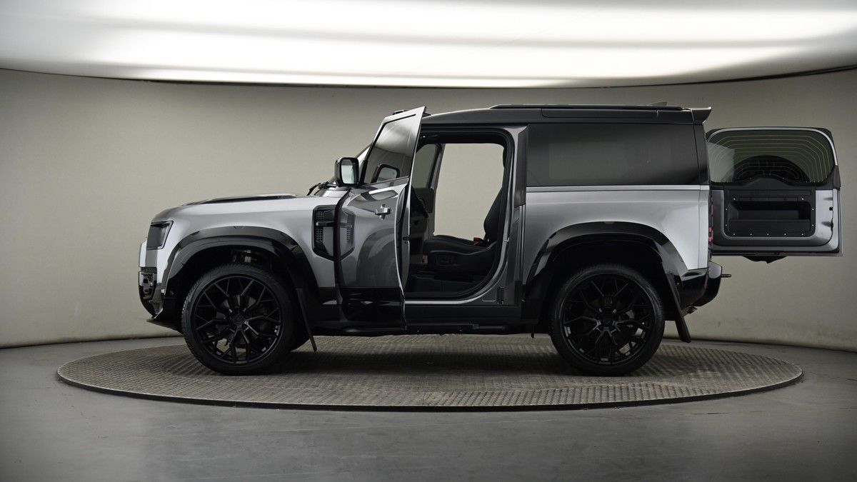 More views of Land Rover Defender 90