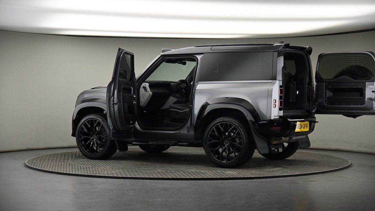 More views of Land Rover Defender 90