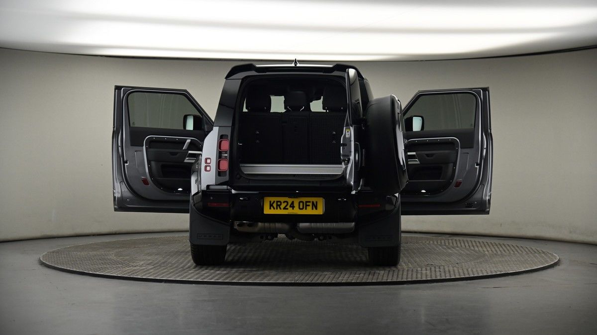 More views of Land Rover Defender 90