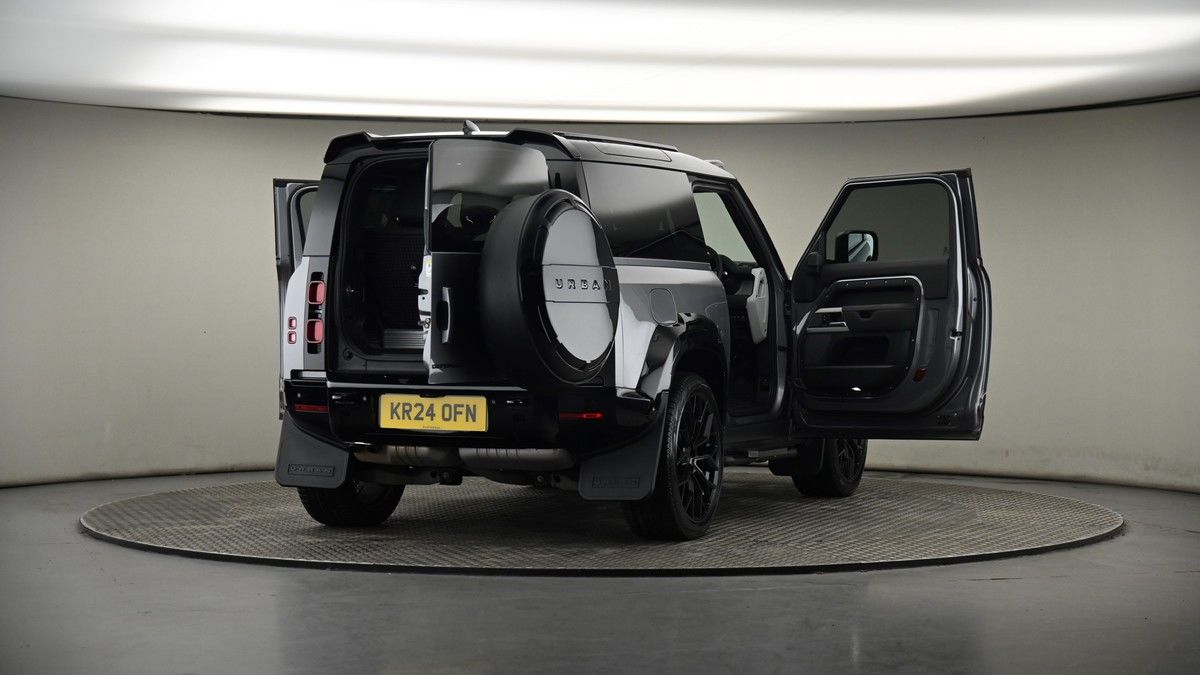 More views of Land Rover Defender 90