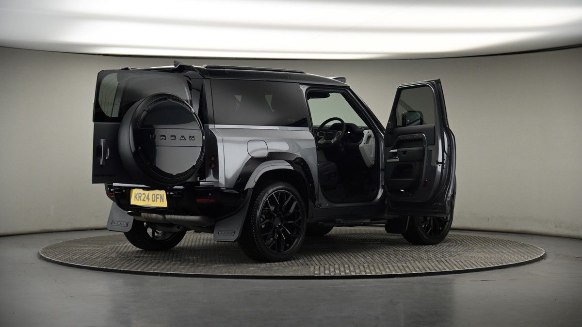 More views of Land Rover Defender 90