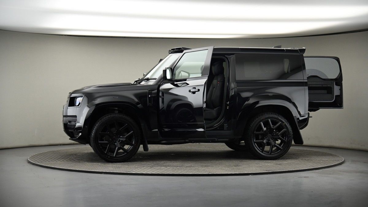 More views of Land Rover Defender 90
