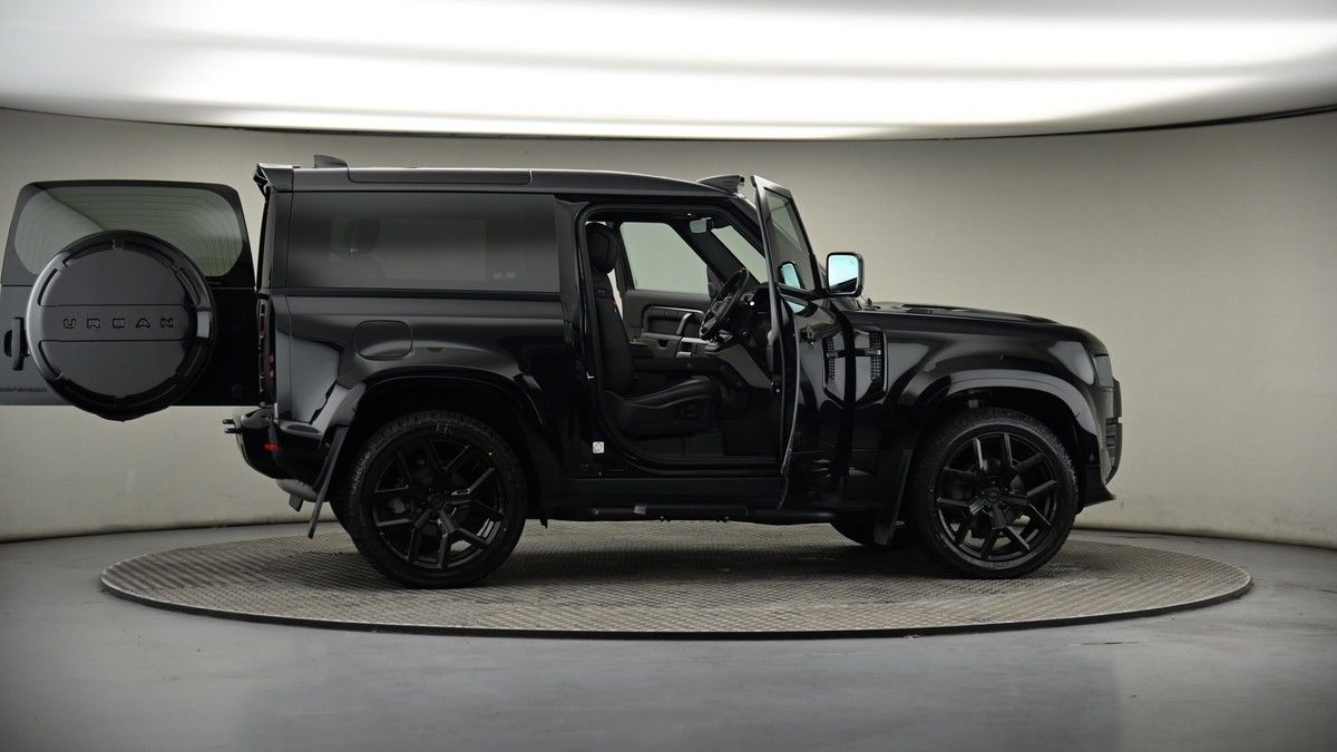 More views of Land Rover Defender 90