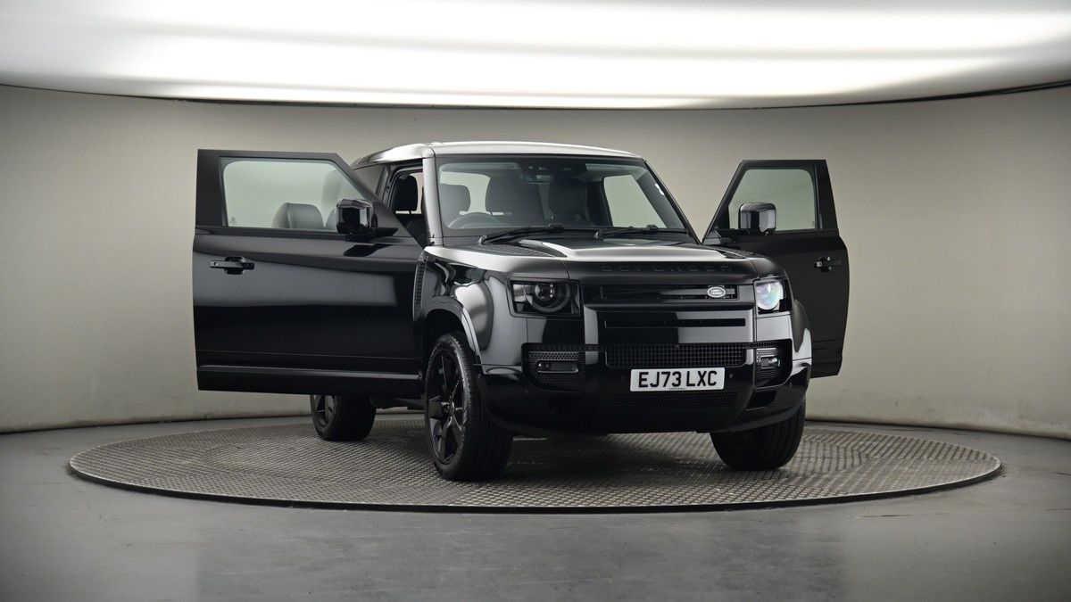 More views of Land Rover Defender 90
