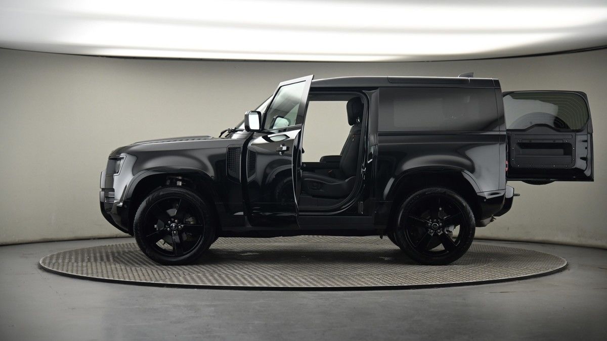 More views of Land Rover Defender 90