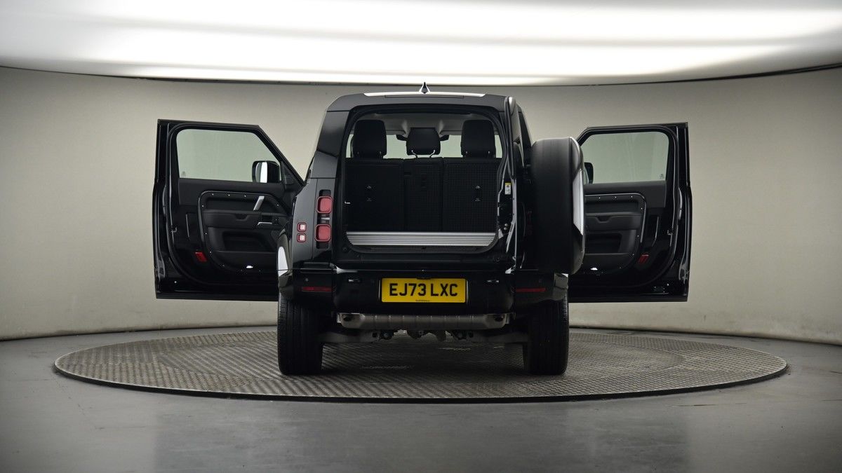 More views of Land Rover Defender 90
