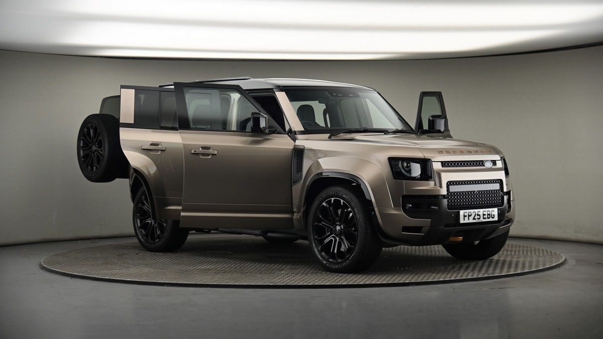 More views of Land Rover Defender 110
