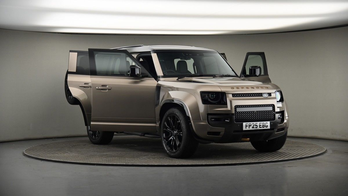 More views of Land Rover Defender 110