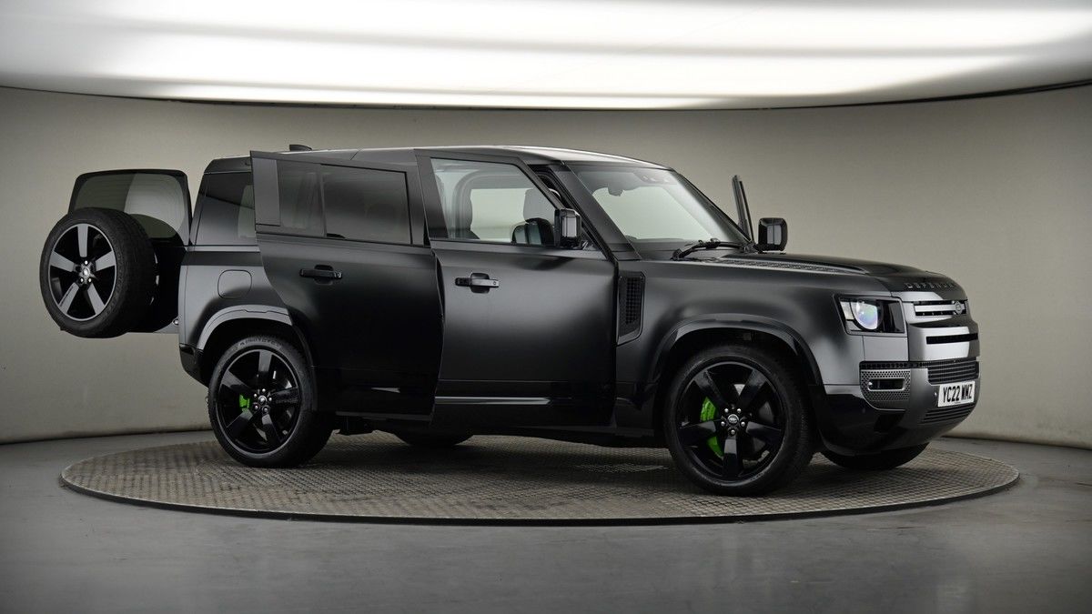 More views of Land Rover Defender 110