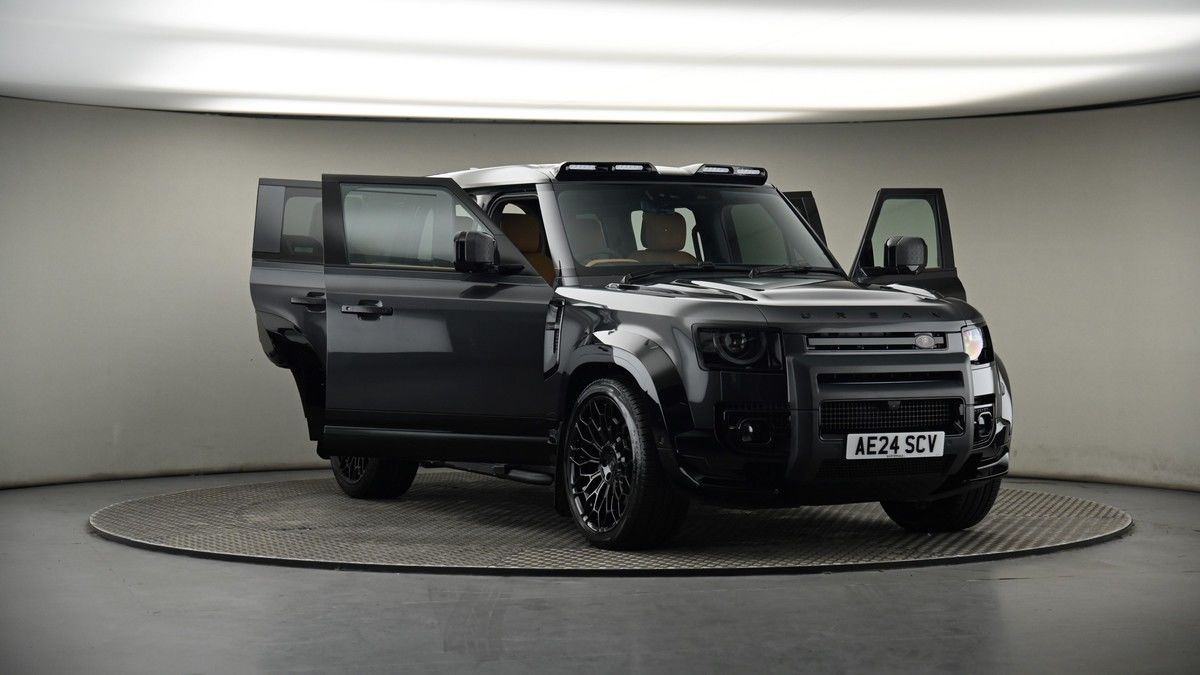 More views of Land Rover Defender 110
