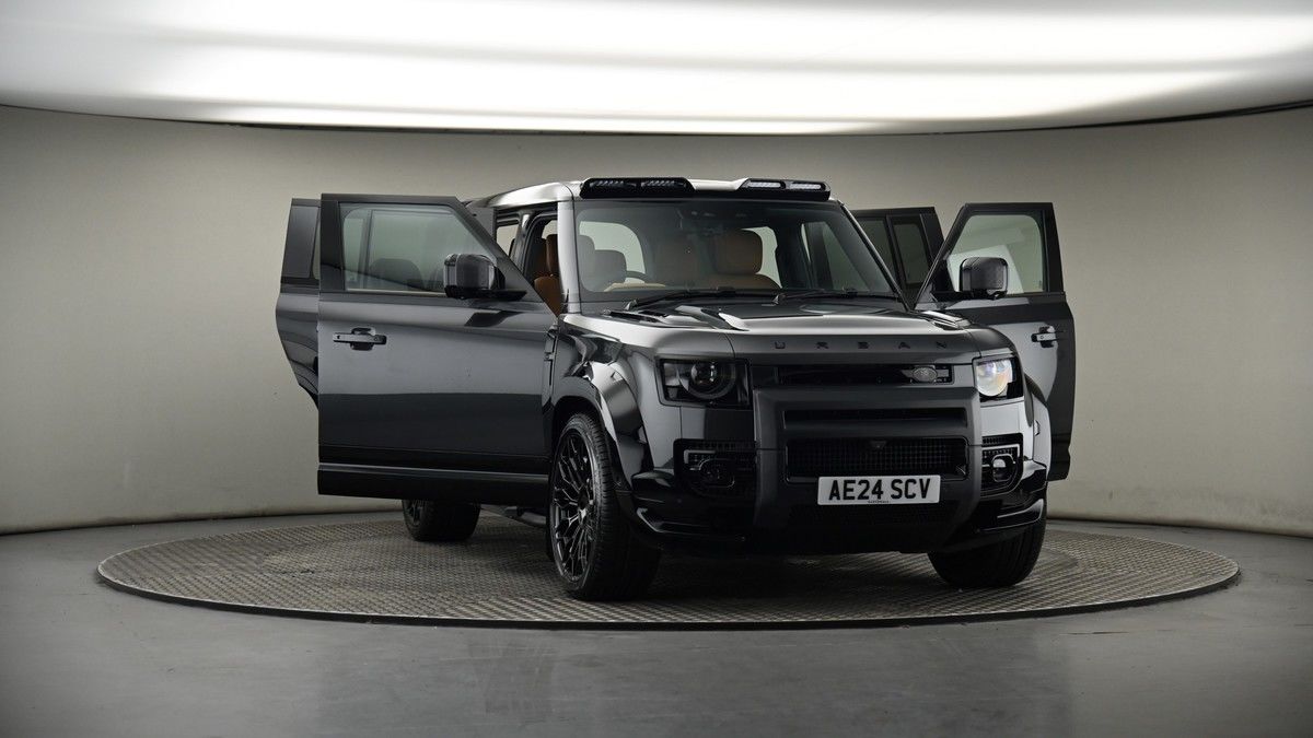 More views of Land Rover Defender 110