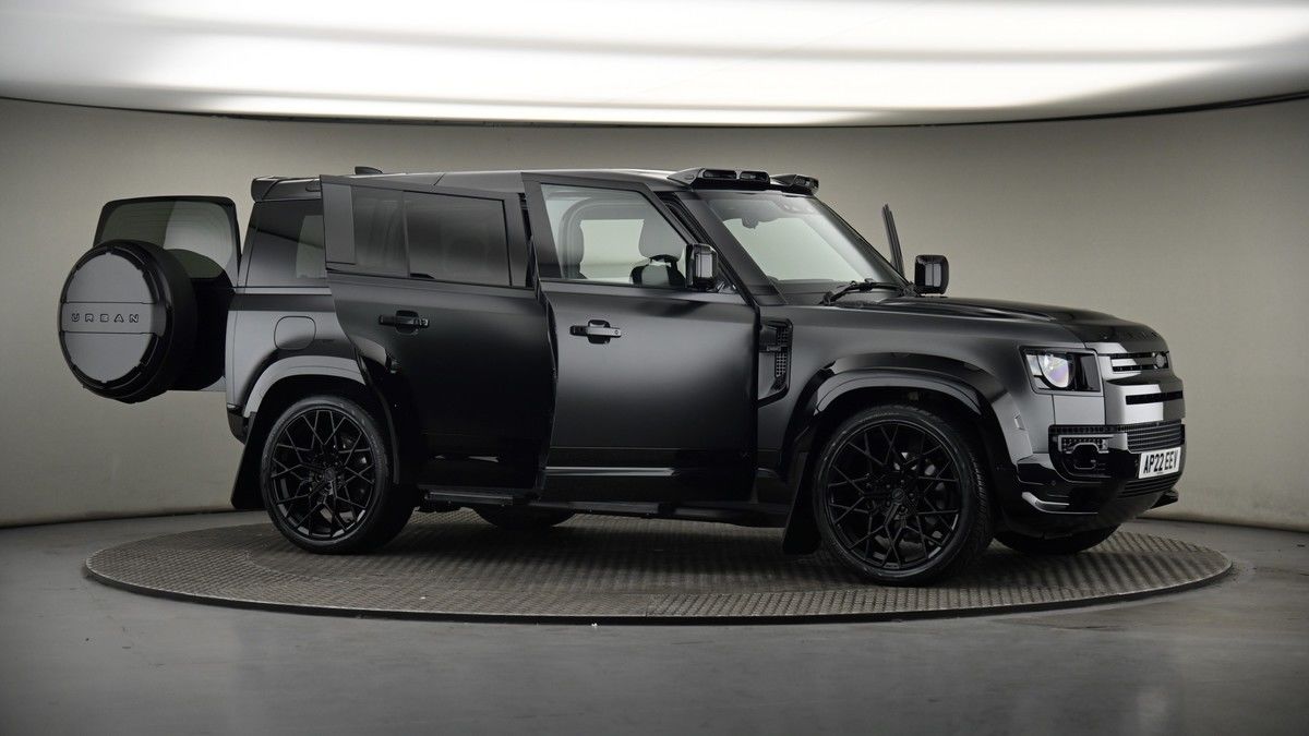 More views of Land Rover Defender 110