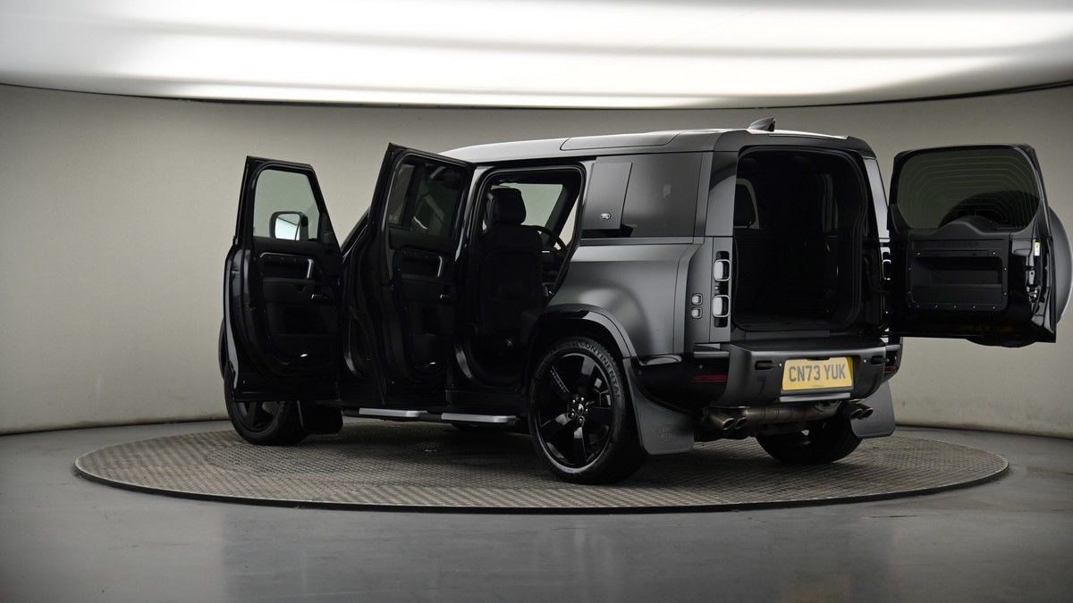 More views of Land Rover Defender 110