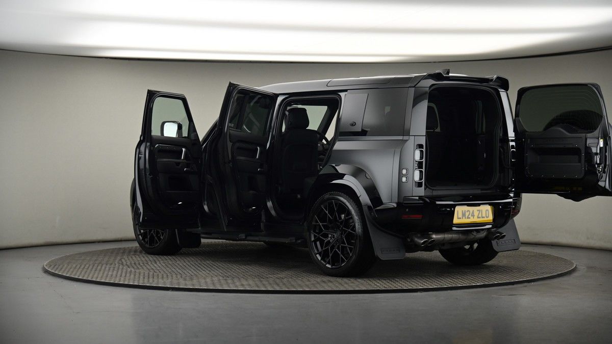 More views of Land Rover Defender 110