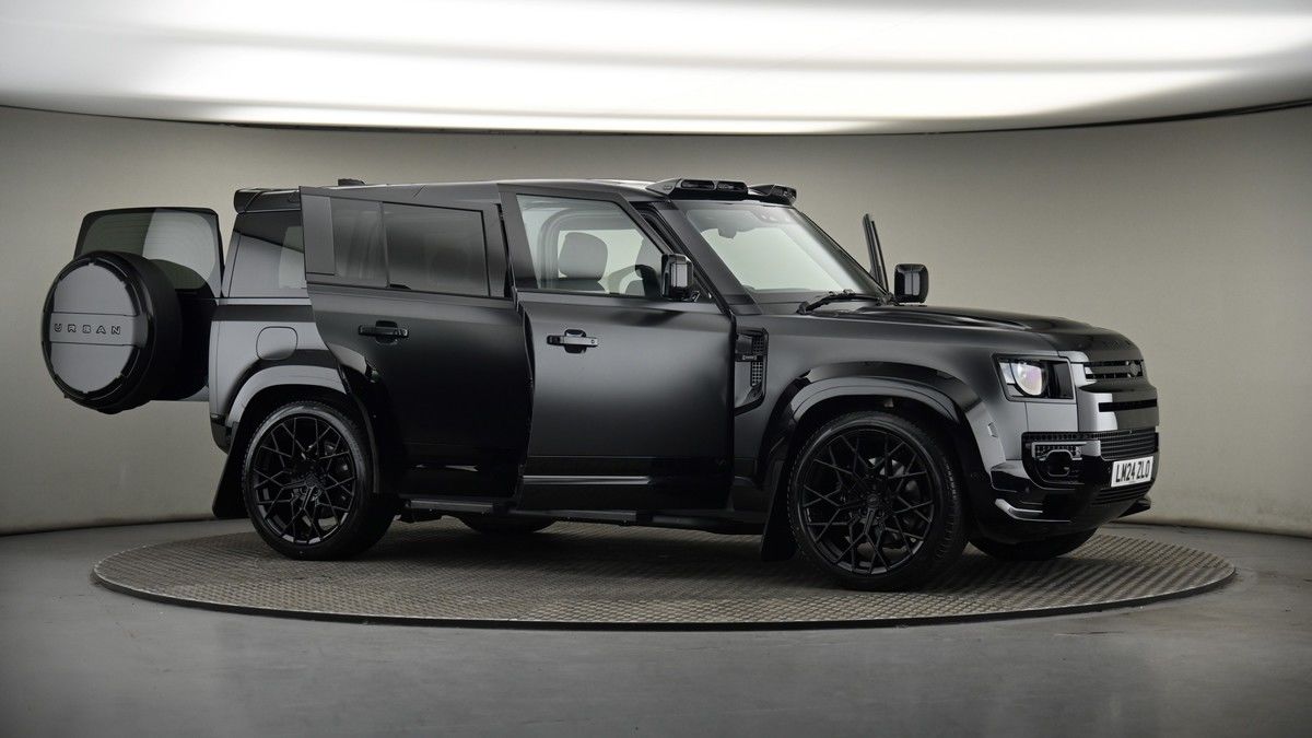 More views of Land Rover Defender 110