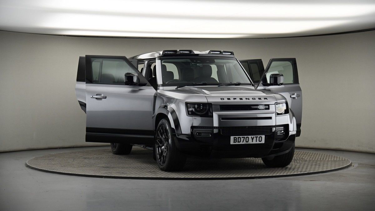 More views of Land Rover Defender 110