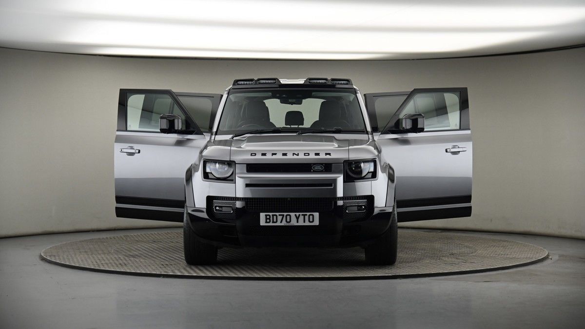 More views of Land Rover Defender 110