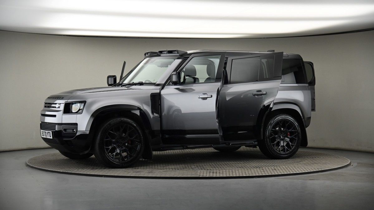 More views of Land Rover Defender 110