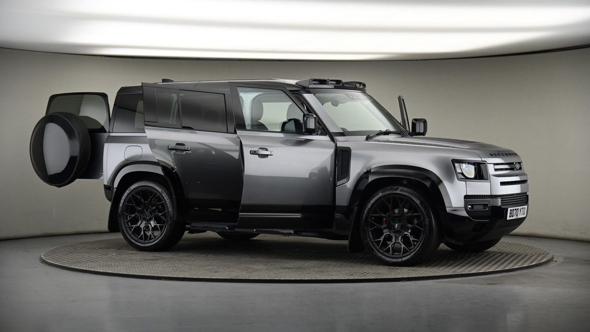 More views of Land Rover Defender 110