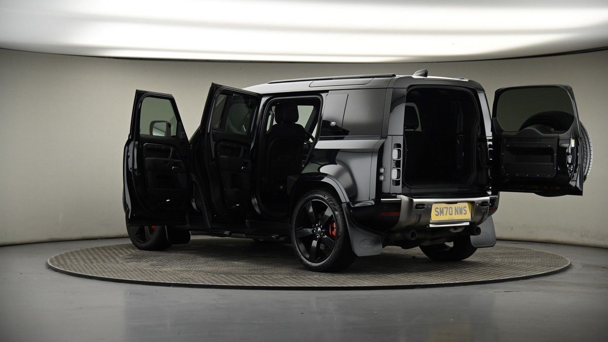 More views of Land Rover Defender 110