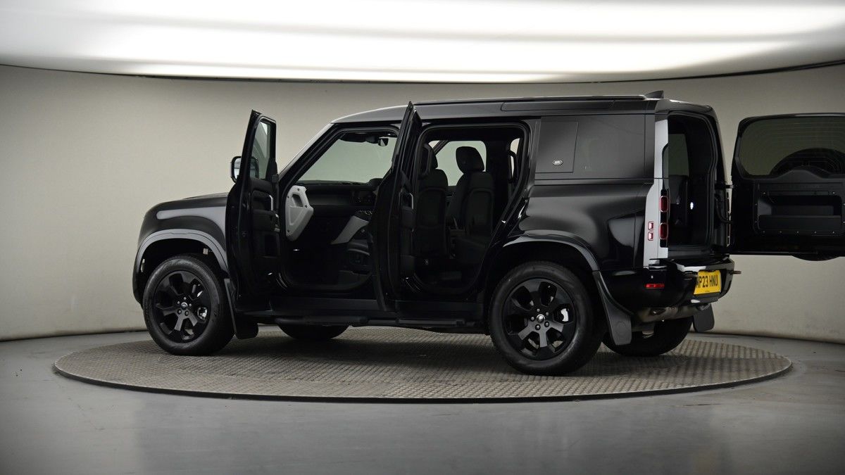 More views of Land Rover Defender 110