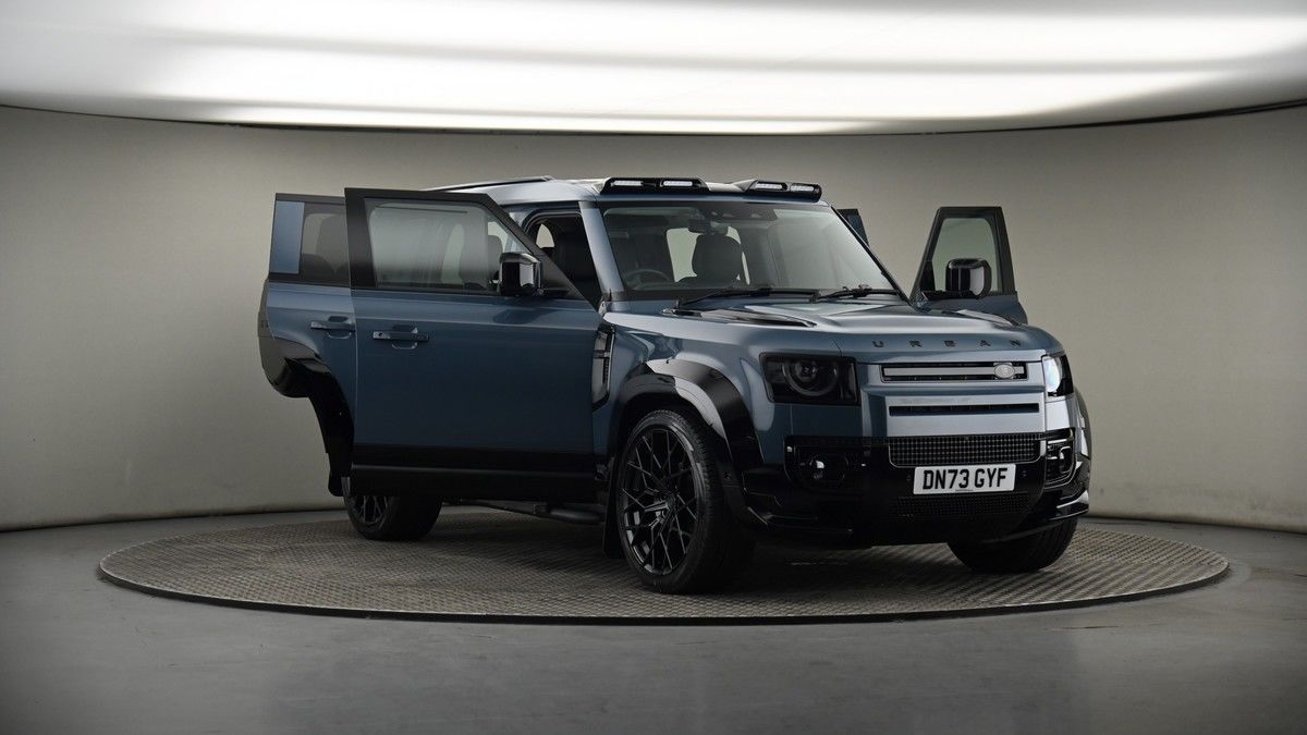 More views of Land Rover Defender 110