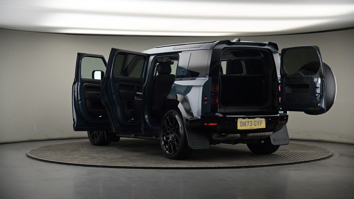 More views of Land Rover Defender 110