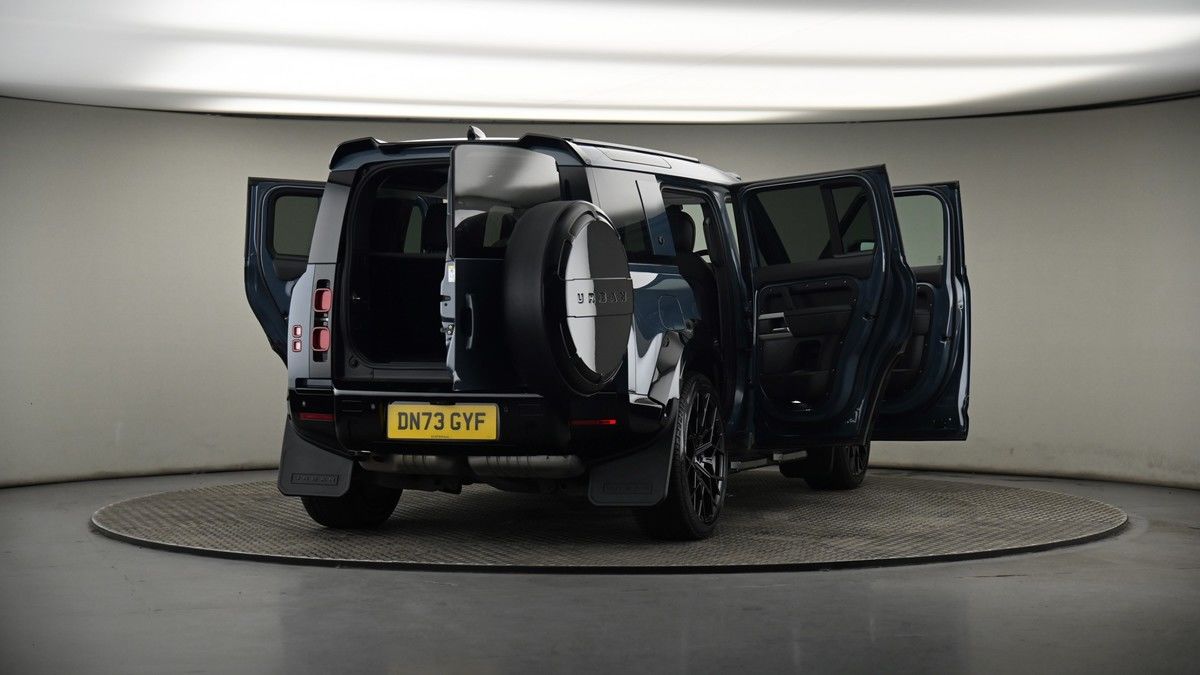 More views of Land Rover Defender 110