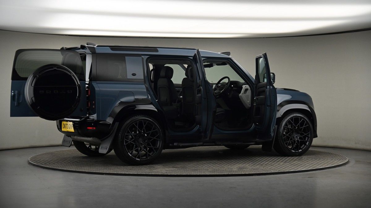 More views of Land Rover Defender 110