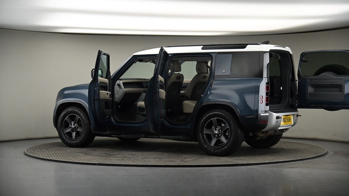 More views of Land Rover Defender 110