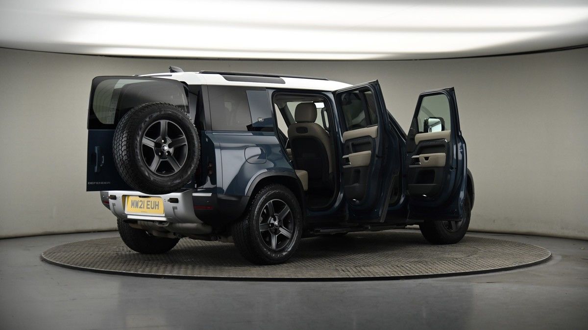 More views of Land Rover Defender 110