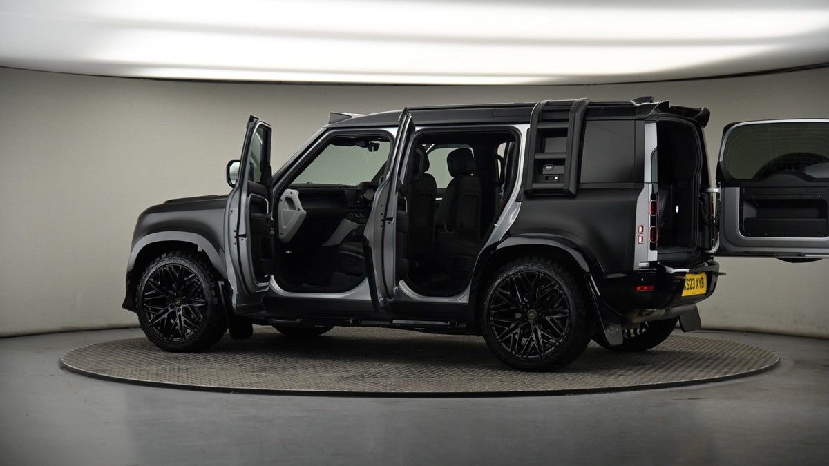 More views of Land Rover Defender 110