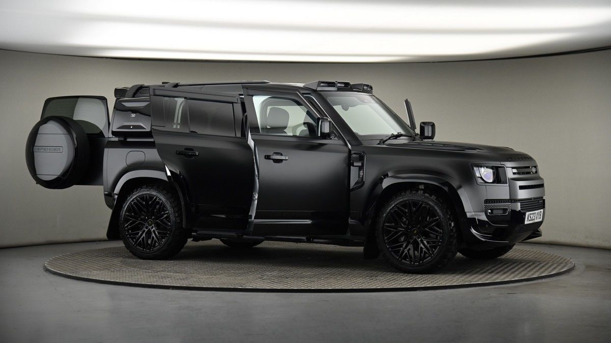 More views of Land Rover Defender 110