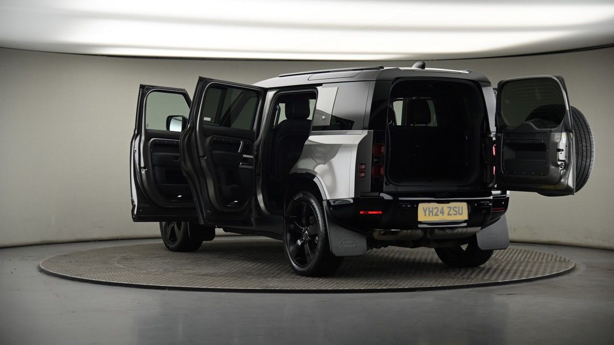 Land Rover Defender 110 Urban Image 15