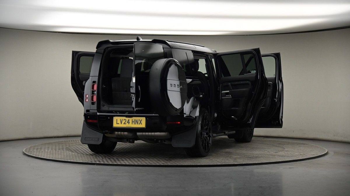 More views of Land Rover Defender 110