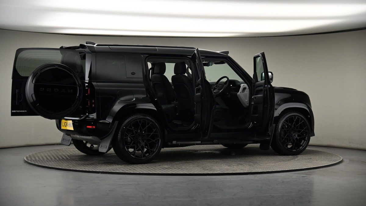 More views of Land Rover Defender 110