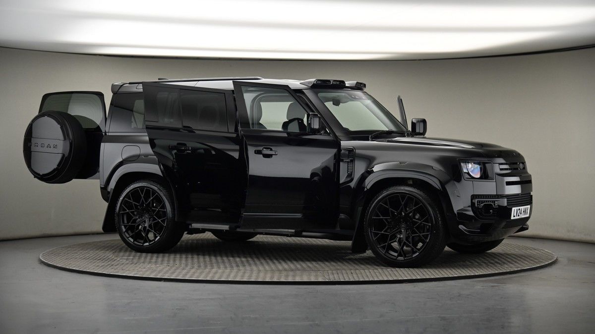 More views of Land Rover Defender 110