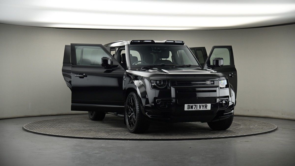 More views of Land Rover Defender 110