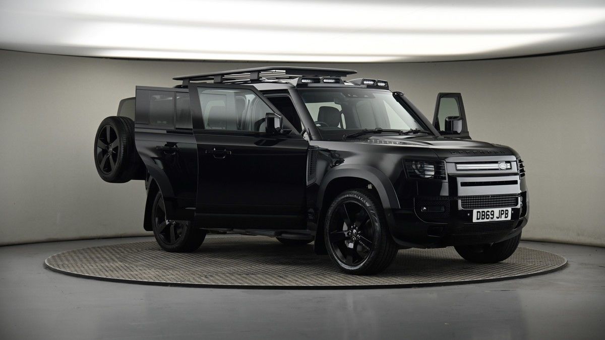 More views of Land Rover Defender 110
