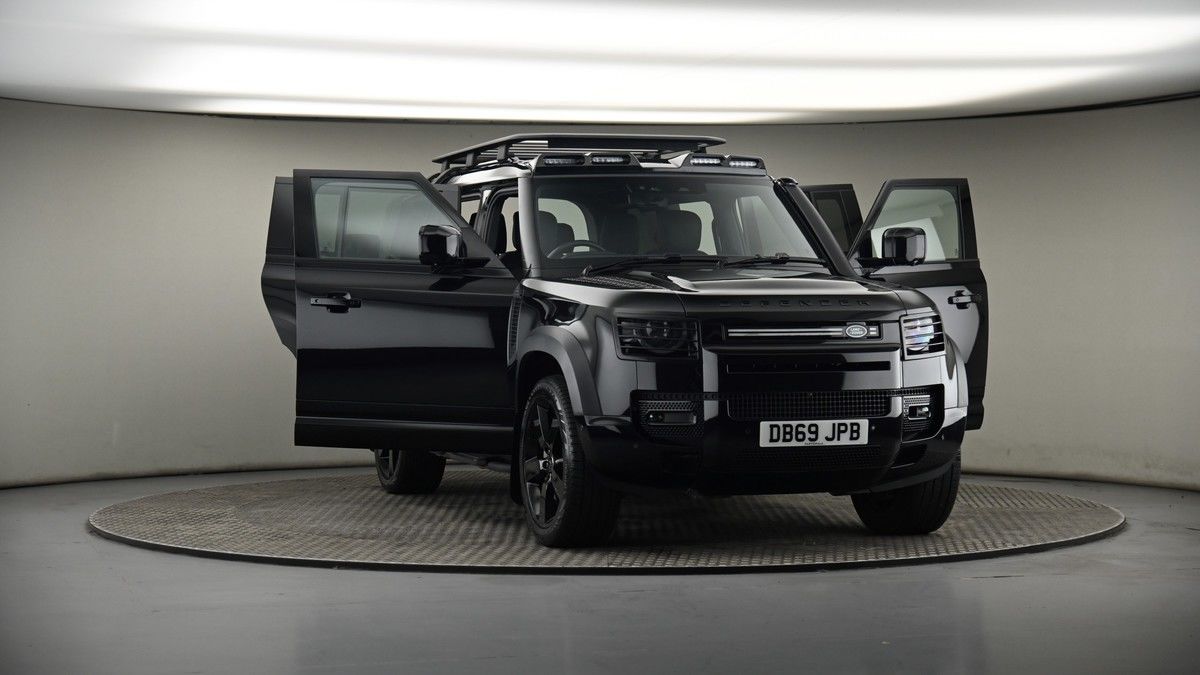 More views of Land Rover Defender 110