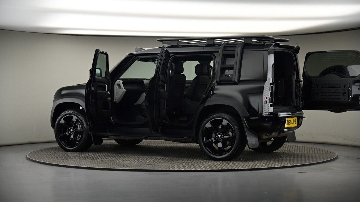 More views of Land Rover Defender 110