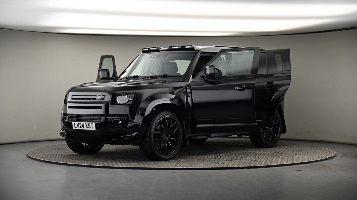 More views of Land Rover Defender 110