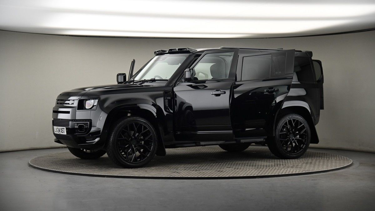 More views of Land Rover Defender 110
